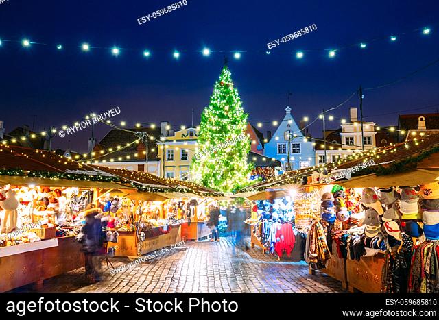 Tallinn, Estonia. Traditional Christmas Market On Town Hall Square - Raekoja Plats. Christmas Tree And Trading Houses. Happy New Year Holiday