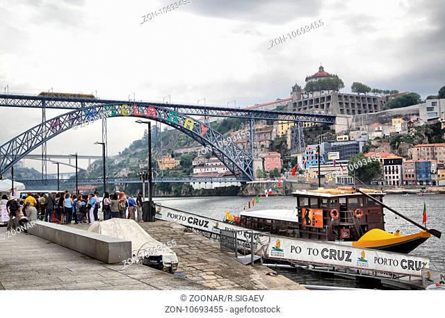 Quay and bridge in Porto