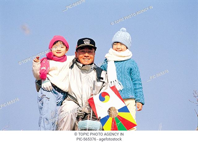 Family With Kites, Korean