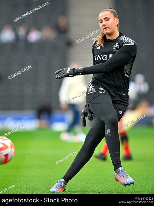 Belgium's goalkeeper Femke Bastiaen pictured at the warm up on the field ahead of a game between Italy and Belgium's national women's soccer team the Red Flames