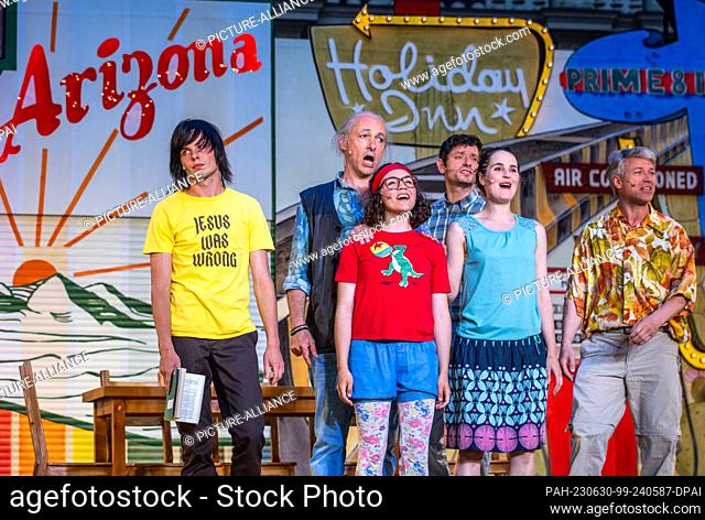 29 June 2023, Mecklenburg-Western Pomerania, Schwerin: Florentine Beyer (3rd from left) in the role of Olive sings in the musical ""Little Miss Sunshine"" with...