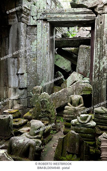 Ruins in Ta Prohm temple