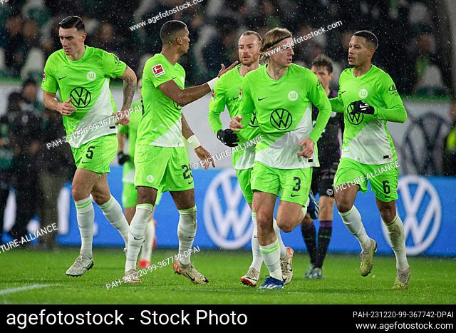 20 December 2023, Lower Saxony, Wolfsburg: Soccer: Bundesliga, VfL Wolfsburg - Bayern Munich, Matchday 16, Volkswagen Arena