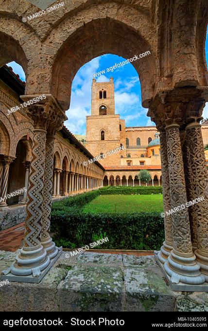 Cloister, Cathedral of Monreale, Monreale, Palermo, Sicily, Italy, Europe