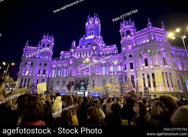 Madrid Spain; 03.08.2022.- Madrid city hall building. Feminism takes to the streets of Spain with massive marches to advance towards equality