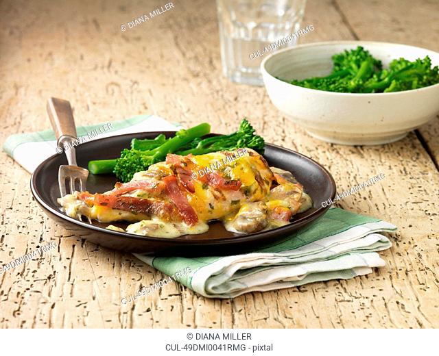 Chicken with cheese and broccoli