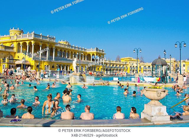 Outdoors thermal pools, Szechenyi furdo bath, Varosliget the city park, Budapest, Hungary, Europe