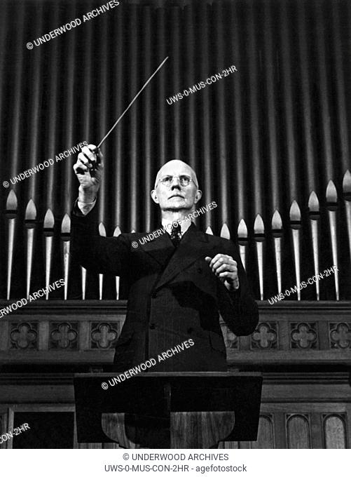 Lindsborg, Kansas, 1941 Dr. Hagbard Brase, acclaimed Swedish conductor of the Bethany Oratorio Society