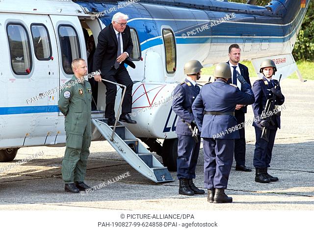 27 August 2019, Mecklenburg-Western Pomerania, Cammin: Federal President Frank-Walter Steinmeier arriving at the Air Force from a helicopter