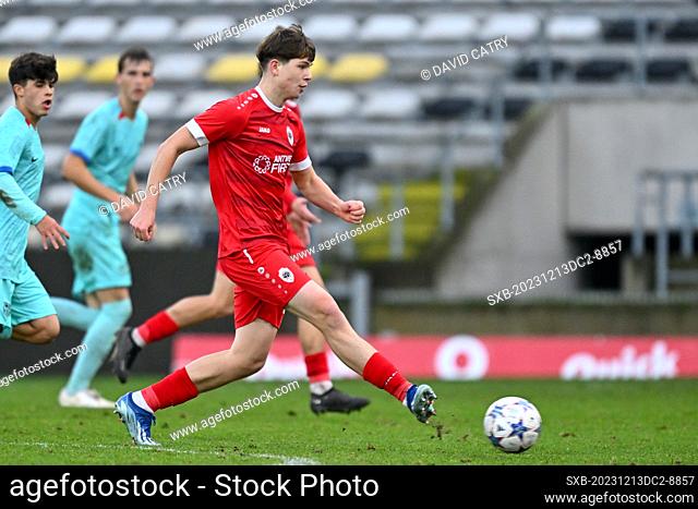 Mats Van Helden (21) of Antwerp pictured during the Uefa Youth League matchday 6 game in group H in the 2023-2024 season between the youth teams Under-19 of...