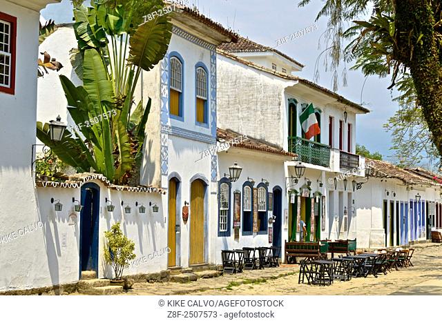 Typical colonial houses in the Historic Center DistrictParaty. Once a month when there is a Full Moon and the tide is high