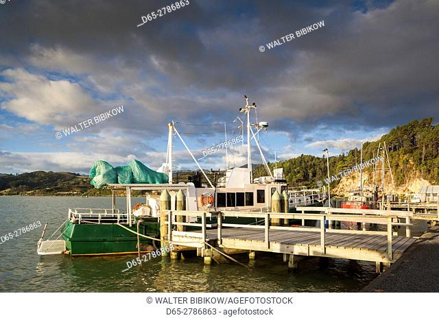 New Zealand, North Island, Coromandel Peninsula, Coromandel Town, commercial wharf, sunset