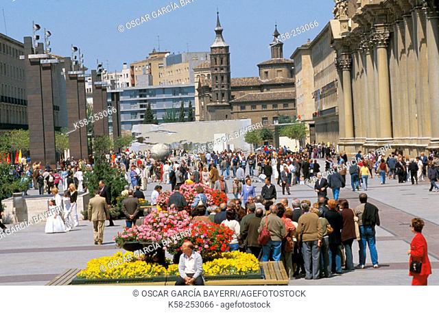 Basílica del Pilar square. Zaragoza. Spain
