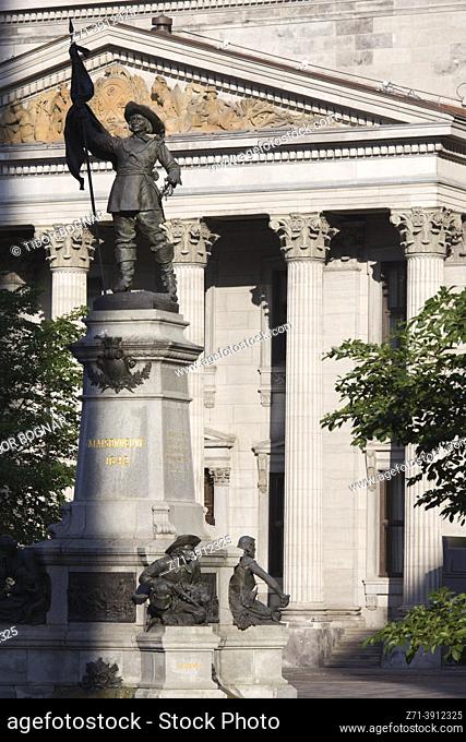 Canada, Quebec, Montreal, Place d'Armes, Maisonneuve monument, Bank of Montreal,