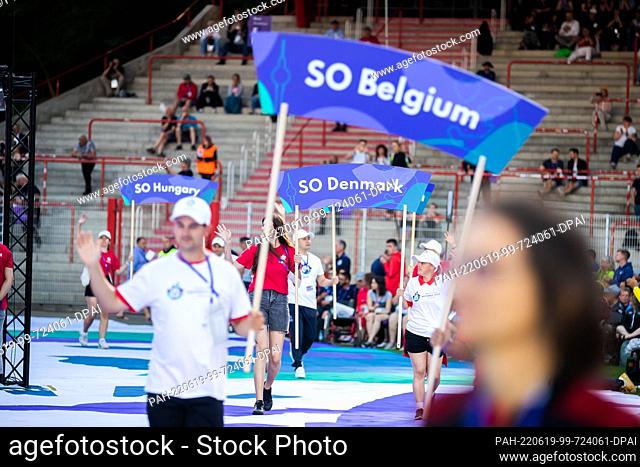 19 June 2022, Berlin: Sports for the disabled: Shield bearers of the international delegations at the opening ceremony of the Special Olympics National Games...