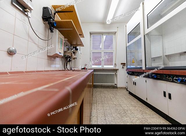 PRODUCTION - 13 April 2023, Baden-Württemberg, Stuttgart: A laboratory at the University of Hohenheim is closed due to the inability to ensure health protection...