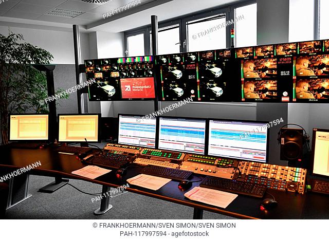 Randmotiv, Feature, The Playout Center (or Playout Center, abbreviated POC) is the central functional unit of digital television