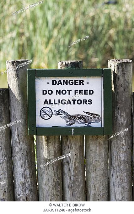 Do Not Feed Alligators Sign, Big Cypress Seminole Reservation, Florida, USA