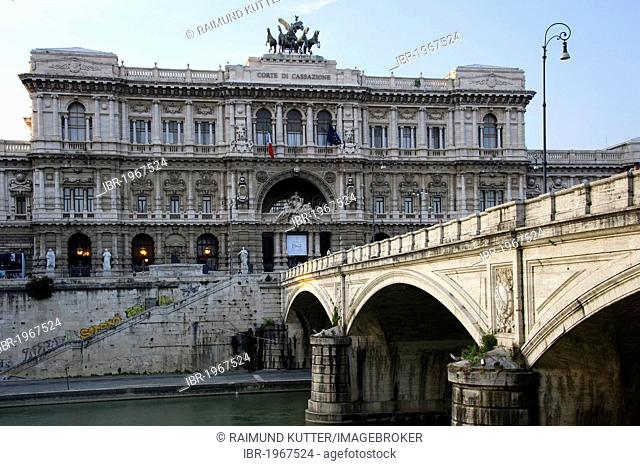 Palace of Justice Palazzo di Giustizia or Palazzaccio by Calderini on the Tiber, bridge Ponte Umberto I, Rome, Lazio, Italy, Europe