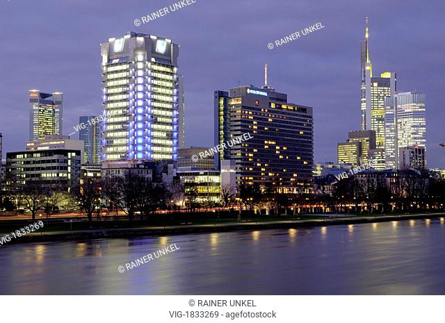 DEU, GERMANY : Frankfurt on the Main : at left Deka-Bank , Union Investment , the Intercontinental Hotel , Commerzbank and European Central Bank ( ECB ) -...