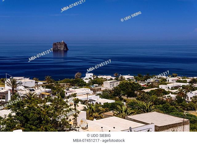 Italy, Sicily, Aeolian Islands, Stromboli, Stromboli place, district San Vincenzo with rock island Strombolicchio