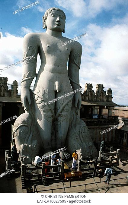 Sravanabelagola is a very sacred site for the Jain sect of Hindus. On Vindhyagiri hill, the Sri Gomatheswar statue is a thousand-year-old monolithic stone...