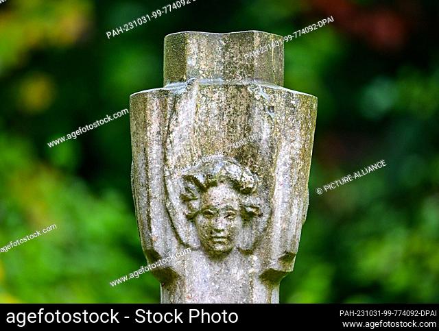 28 October 2023, Berlin: A stele designed by Kolbe stands at the grave site of Georg Kolbe in the Heerstrasse cemetery. Photo: Soeren Stache/dpa
