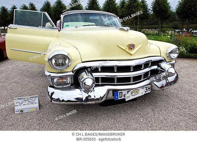 Cadillac 62 Coupé de Ville, USA 1953, vintage car meeting, Schwetzingen, Baden-Wuerttemberg, Germany
