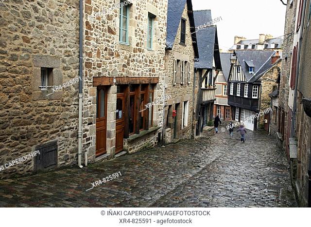 Rue du Jerzual, Dinan. Côtes d'Armor, Bretagne, France