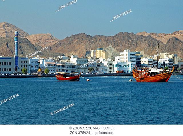 Blick auf den Stadtteil Muttrah, Muscat, Sultanat Oman / View of the Muttrah district of Muscat, Oman, Middle East