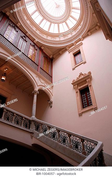 El Museu d' Art Espanyol Contemporani, Museum for Spanish Contemporary Art, dome in the inner courtyard, Patio in the former city palace Can Gallard del Canyar
