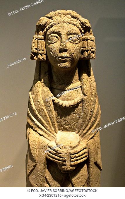 Escultura ibérica – Dama Oferente – Santuario del Cerro de los Santos – Museo Arqueológico Nacional – Madrid – España - Europa