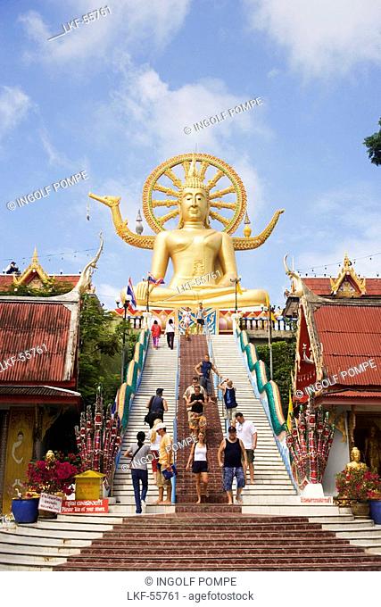 Tourists visiting gilded Big Buddha, 12 m, Wat Phra Yai, Ko Fan, Ko Samui, Thailand