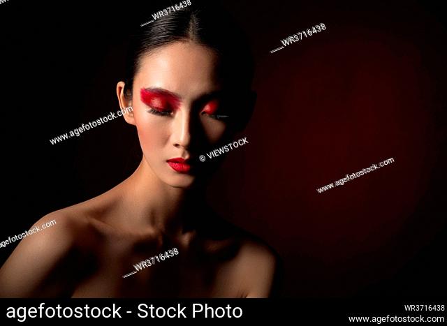 Red eye shadow colour makeup beauty