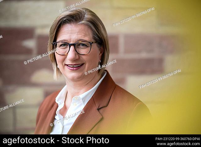 19 December 2023, Saarland, Saarbrücken: Anke Rehlinger (SPD), Minister President of the Saarland, looks into the photographer's camera