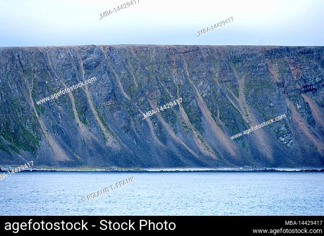 Norway, Troms og Finnmark, coastal landscape between Kjøllefjord and Mehamn