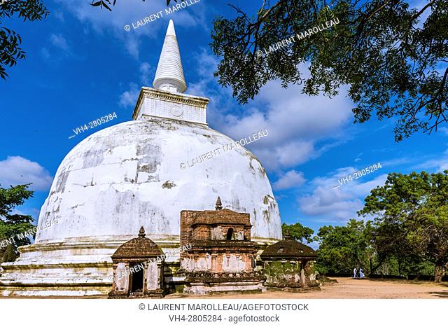 Kiri Vihara Dagoba, Alahana Pirivena Monastery Complex built by the King Parakramabahu the Great 1153-1186 A. D, Ancient City of Polonnaruwa