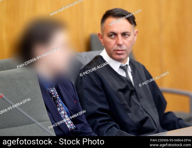 06 September 2023, North Rhine-Westphalia, Essen: The defendant (l) talks with his lawyer Seyhan Okcu. The defendant is a 32-year-old man from Oberhausen who is...