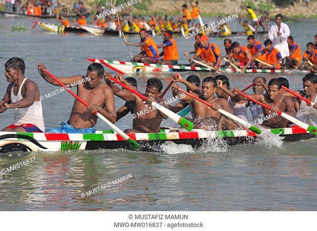 Traditional boat race also known as Nouka Baich in the Buriganga River Dhaka, Bangladesh Dhaka, Bangladesh October 18, 2008