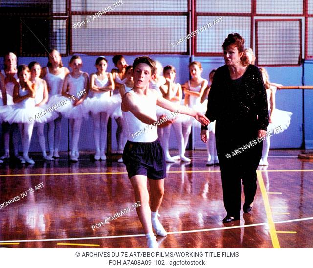 Billy Elliot Year: 2000 - UK Jamie Bell, Julie Walters Director: Stephen Daldry Photo: Giles Keyte. It is forbidden to reproduce the photograph out of context...