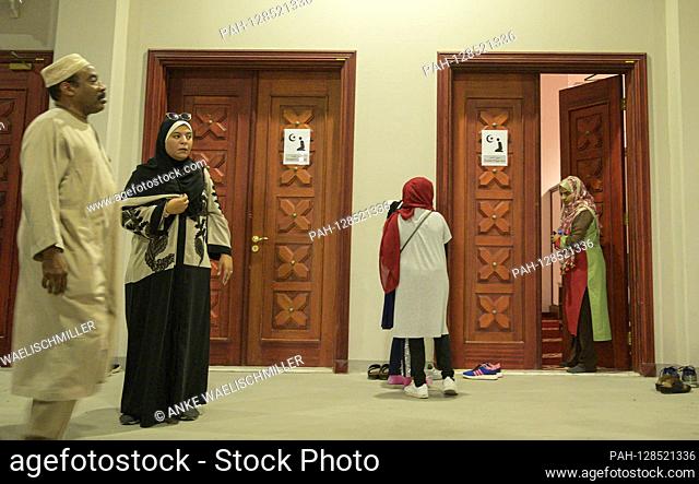 Feature, women in front of a women prayer room in the stadium, on 03.10.2019 World Athletics Championships 2019 in Doha / Qatar, from 27.09. - 10.10