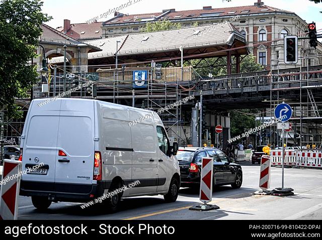 14 July 2020, Berlin: View of the construction site at the underground station Schlesisches Tor. At the elevated railway U1/U3 2, 220 meters of rails and 3