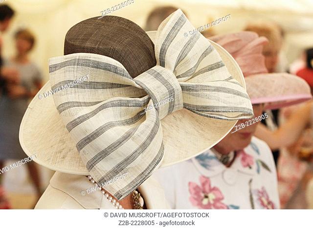 Wedding hat female apparel