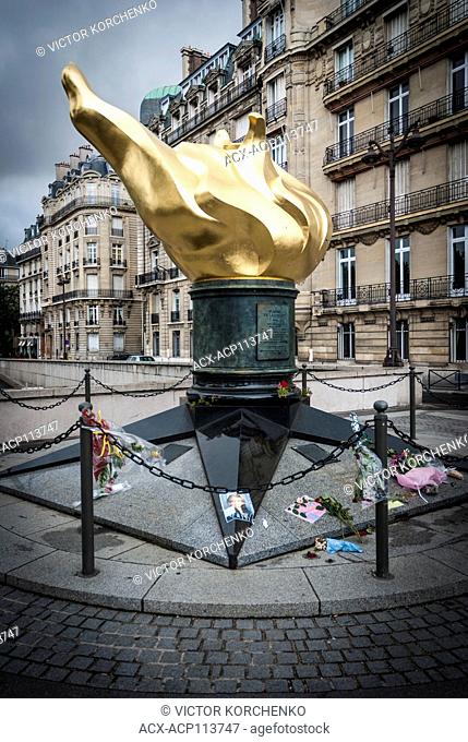 Memorial devoted to Princess Diana in Paris