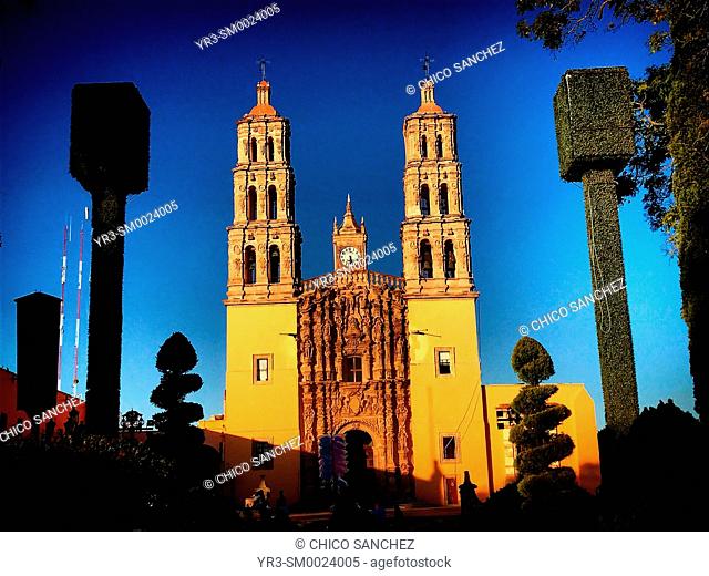 Parroquia de Nuestra Senora de Dolores, Plaza Principal, Dolores Hidalgo,  Guanajuato State, Mexico, Stock Photo, Picture And Rights Managed Image.  Pic. X7F-2034673 | agefotostock
