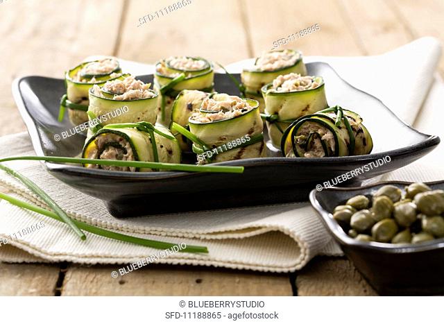 Involtini di zucchina al tonno (rolled stuffed courgette strips)