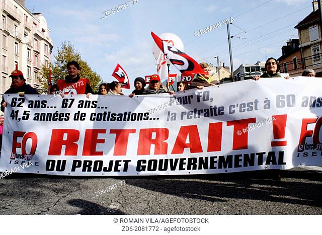 Procession of the trade union Force Ouvriere during a demonstration against the pension reform, Grenoble, Isere, Rhone Alpes, France, Europe, 19 october 2010
