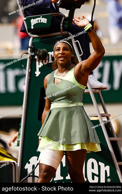 04 June 2021, France, Paris: Tennis: Grand Slam/WTA Tour - French Open, Women's singles, 3rd round, Williams (USA) - Collins (USA)