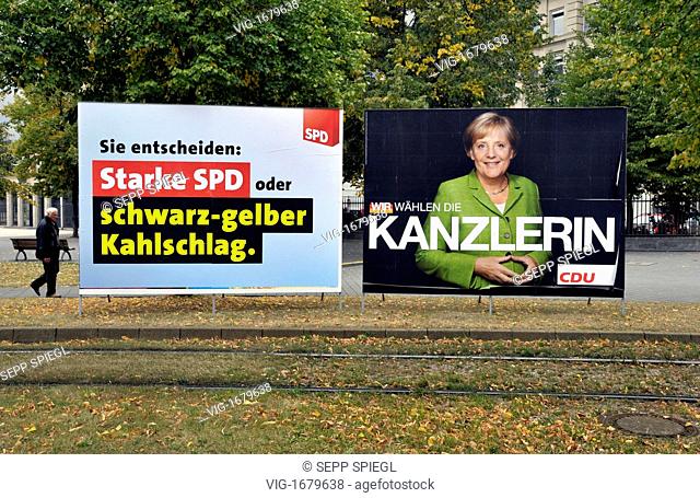 Germany, Duesseldorf, 17.09.2009 Election posters of the SPD and CDU - DUESSELDORF, GERMANY, 17/09/2009