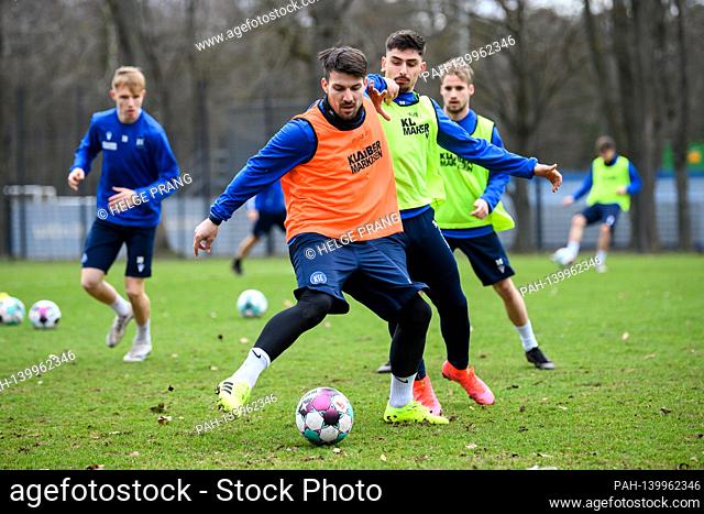 Jerome Gondorf (KSC) in a duels with Malik Batmaz (KSC). GES / Football / 2. Bundesliga: Karlsruher SC - Training, 02/17/2021 Football / Soccer: 2